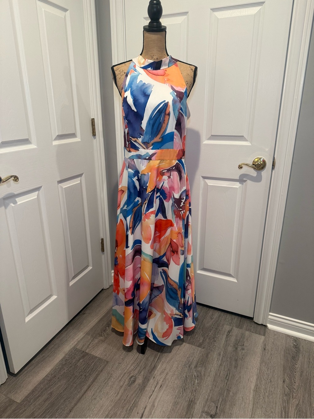 Tahari Sleeveless Abstract Floral Maxi Dress in Multicolor